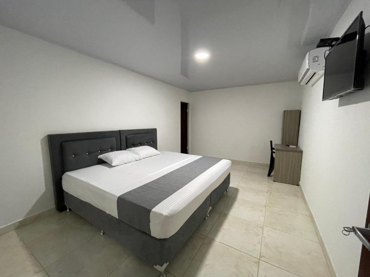 Hotel Neiva Urdaneta Экстерьер фото