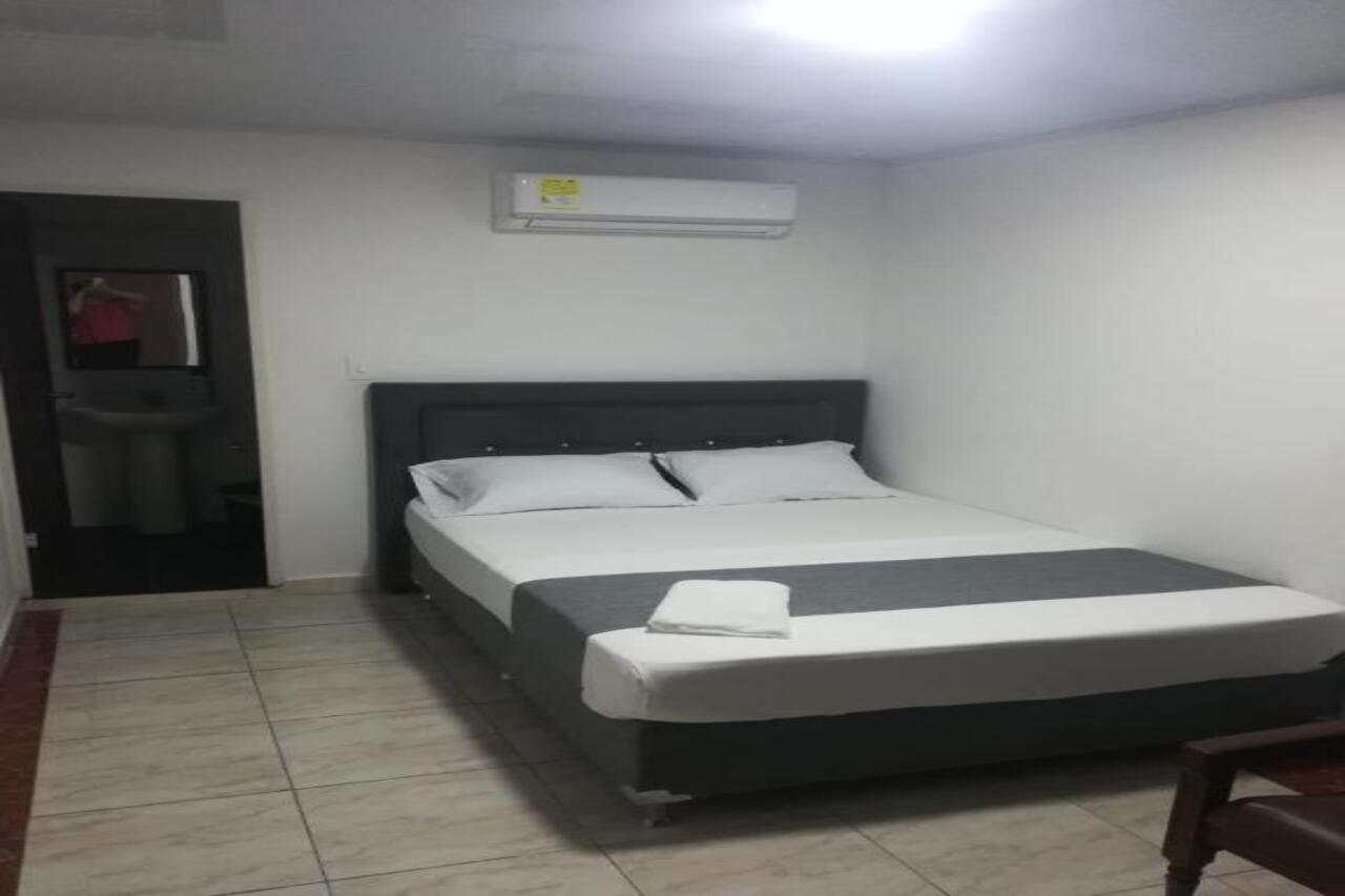 Hotel Neiva Urdaneta Экстерьер фото