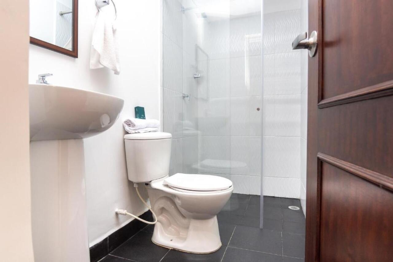 Hotel Neiva Urdaneta Экстерьер фото